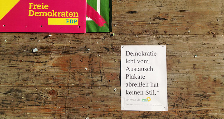 Coole Aktion der Grünen: Plakate abreißen hat keinen Stil!